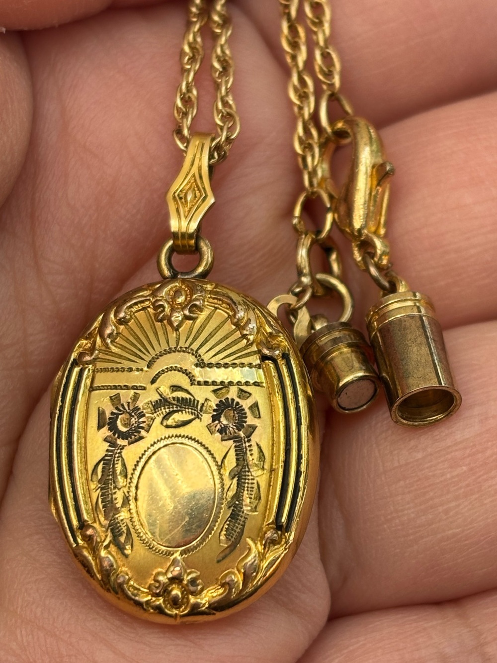 Antique Gold Filled Locket Necklace Floral Engraved Oval Photo Locket 19” Chain